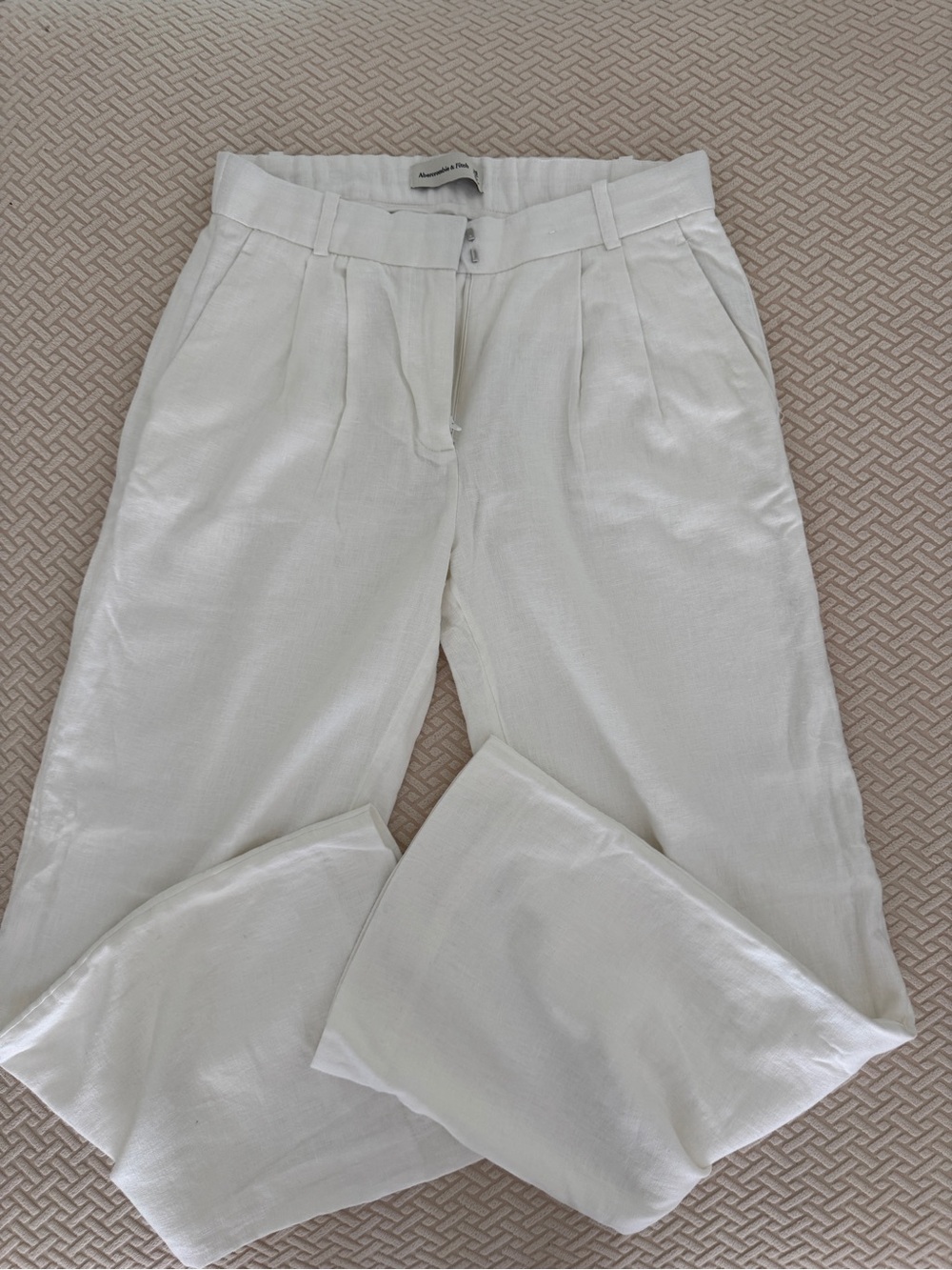 White High-Rise Pleated Women's Pants